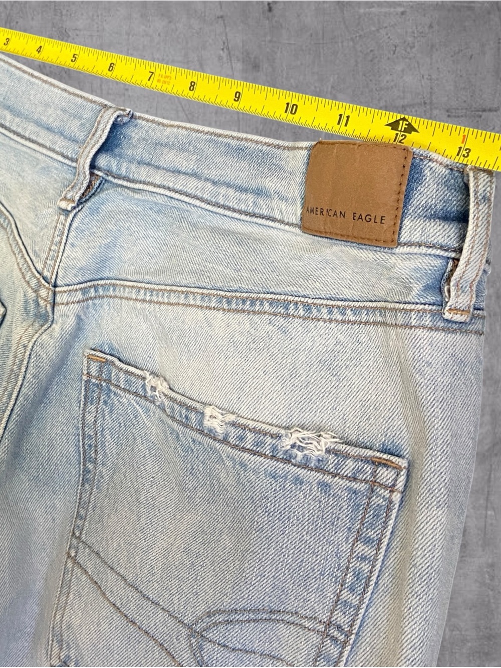 American Eagle | High Rise Baggy 90s Inspired Straight Mom Jeans | Size 8 - Picture 7 of 9
